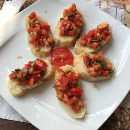 Divino Italian Restaurant and Pizzeria